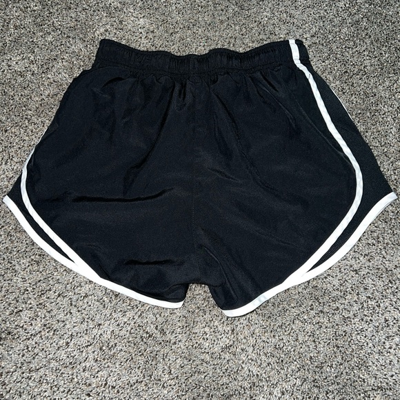 Nike shorts - Picture 2 of 3
